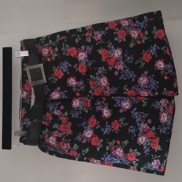 D'Mode Classix Vintage Floral Shorts Never Worn - Picture 7 of 7